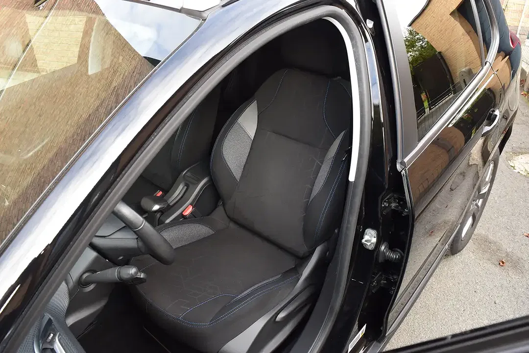 Peugeot 2008 - Thumbnail 4