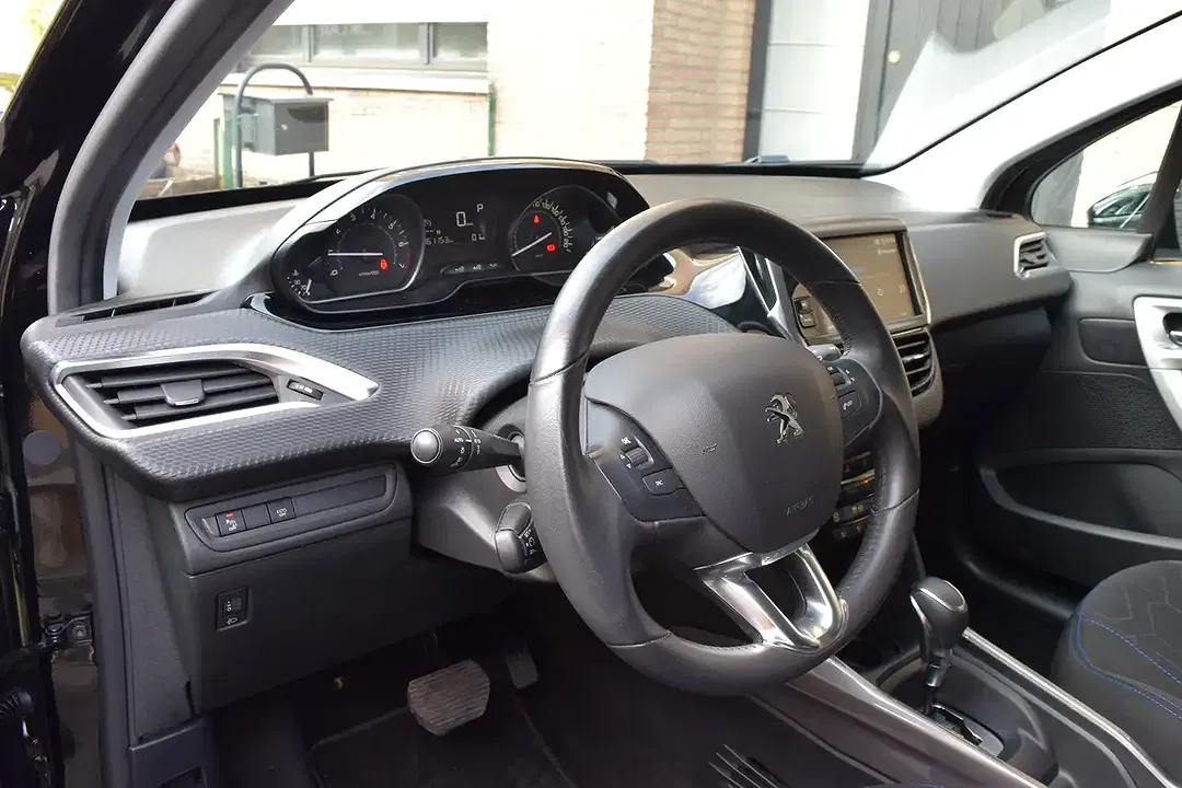 Peugeot 2008 - Thumbnail 5