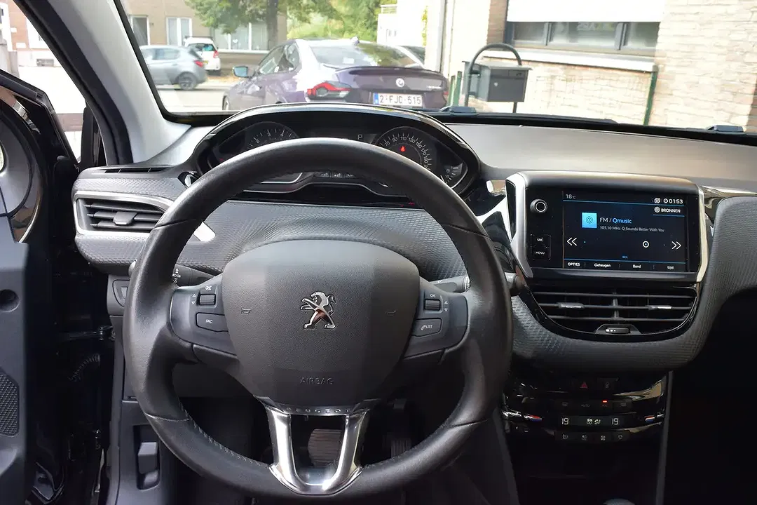 Peugeot 2008 - Thumbnail 6