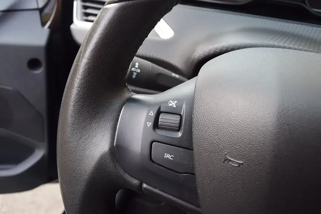 Peugeot 2008 - Thumbnail 7