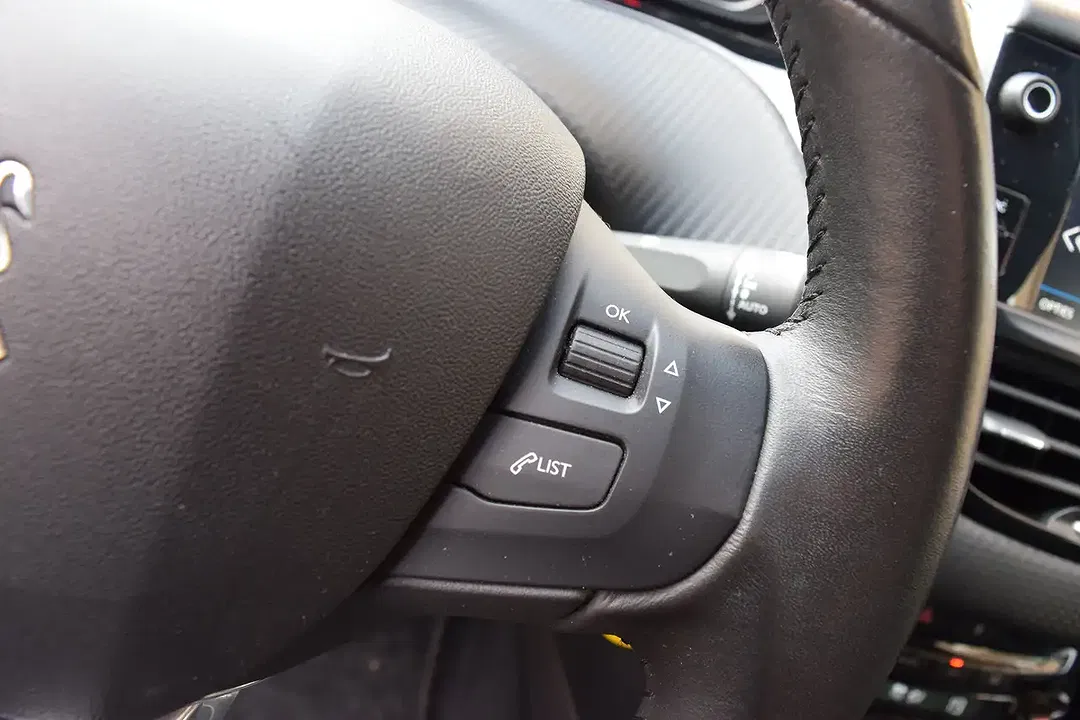 Peugeot 2008 - Thumbnail 8