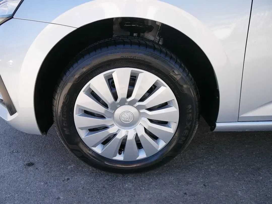 Skoda Scala - Thumbnail 4