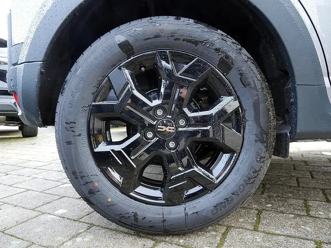 Dacia Sandero - Thumbnail 6