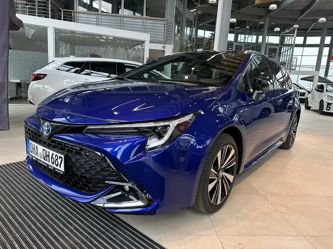 Toyota Corolla - Thumbnail 1