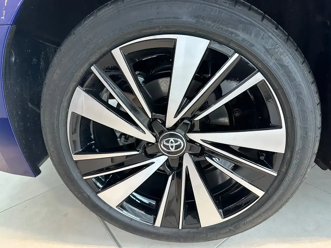 Toyota Corolla - Thumbnail 8