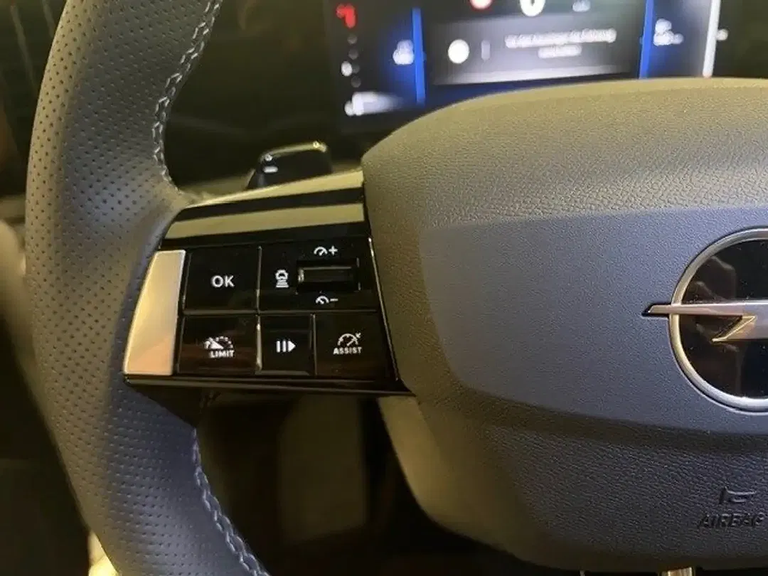 Opel Astra - Thumbnail 8