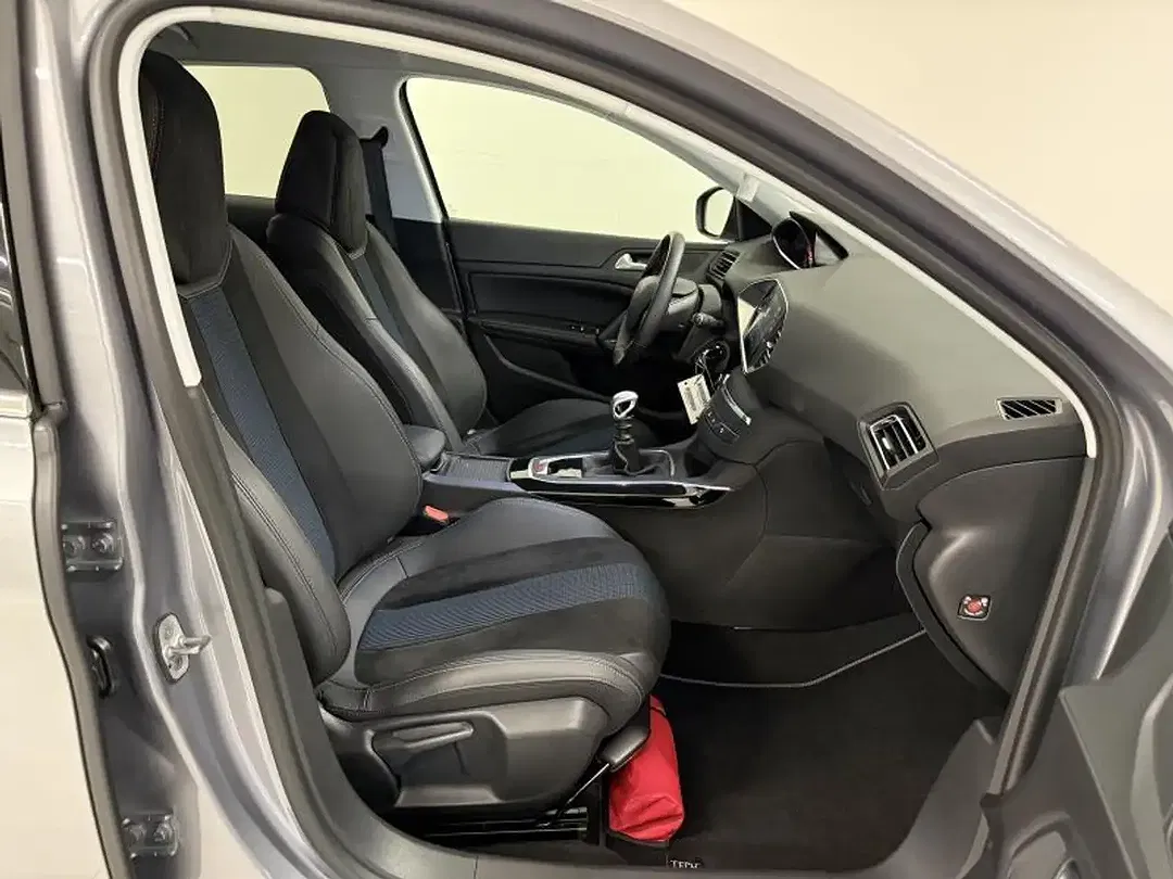 Peugeot 308 - Thumbnail 10