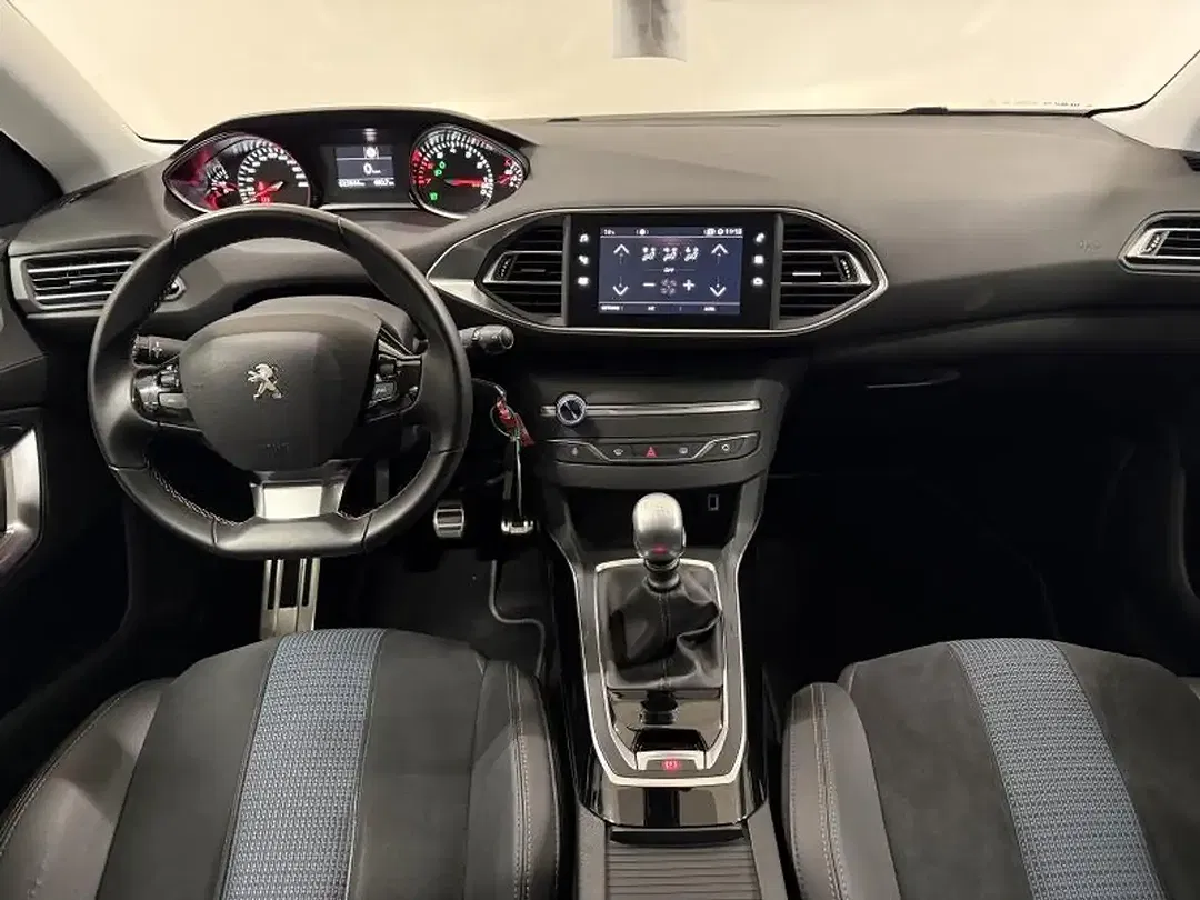 Peugeot 308 - Thumbnail 3