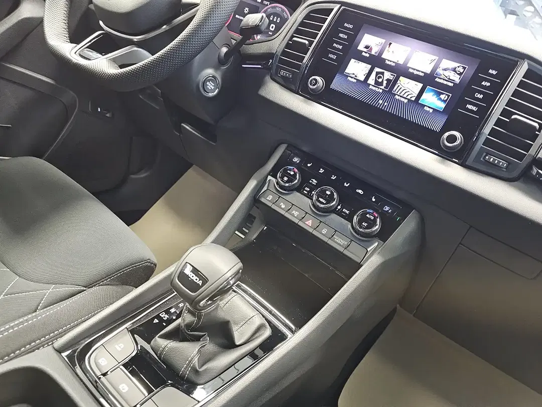Skoda Karoq - Thumbnail 13