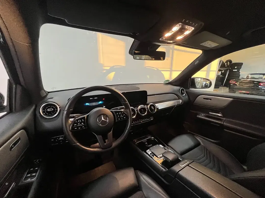 Mercedes-Benz GLB 200 - Thumbnail 11