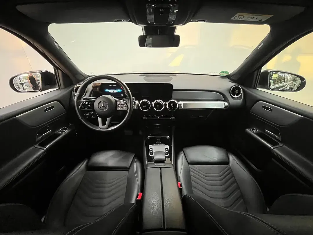Mercedes-Benz GLB 200 - Thumbnail 12
