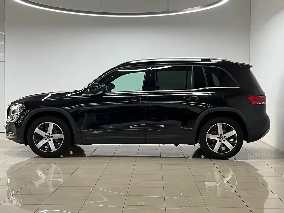 Mercedes-Benz GLB 200 - Thumbnail 5