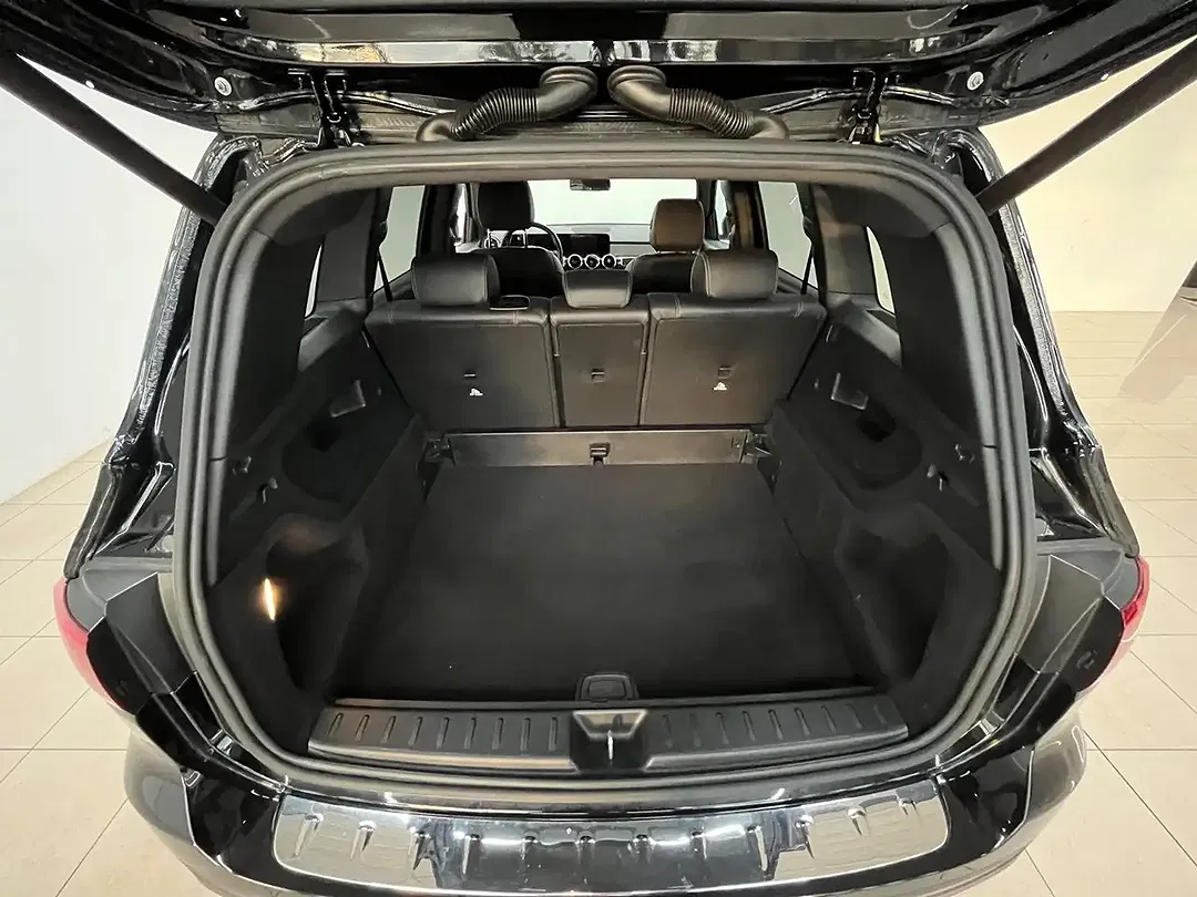 Mercedes-Benz GLB 200 - Thumbnail 9