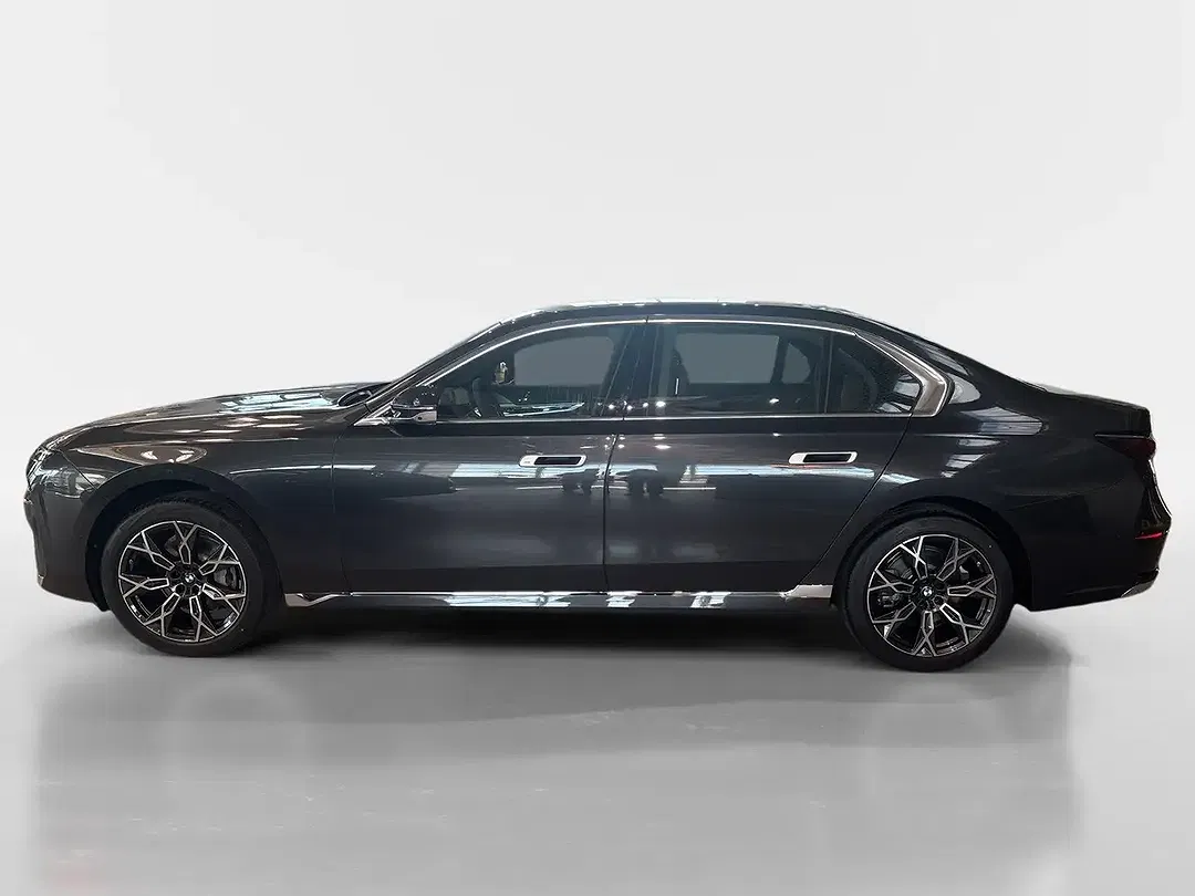 BMW 740 - Thumbnail 6