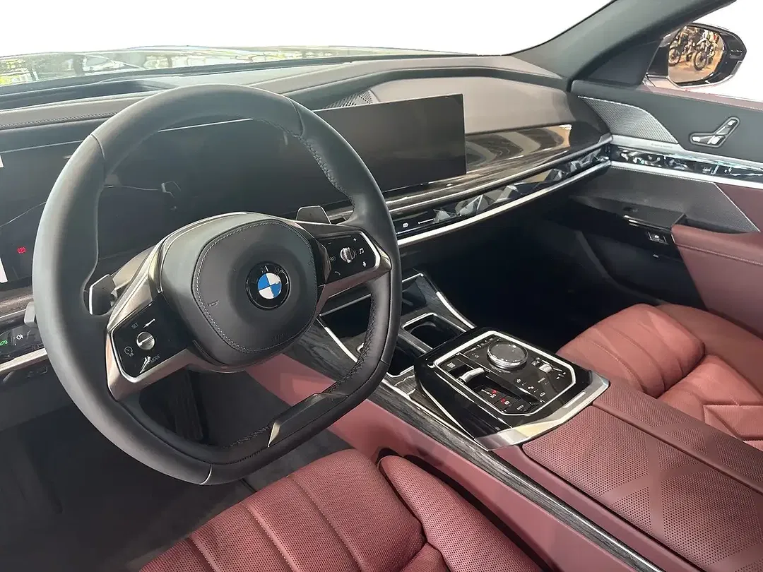 BMW 740 - Thumbnail 8