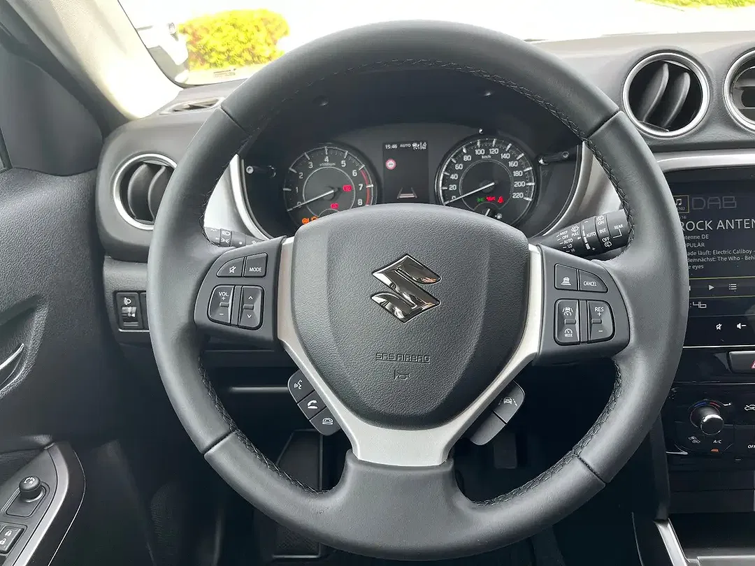 Suzuki Vitara - Thumbnail 12
