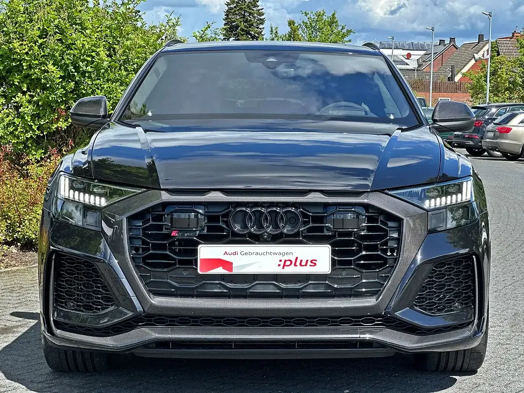 Audi RS Q8 - Thumbnail 2