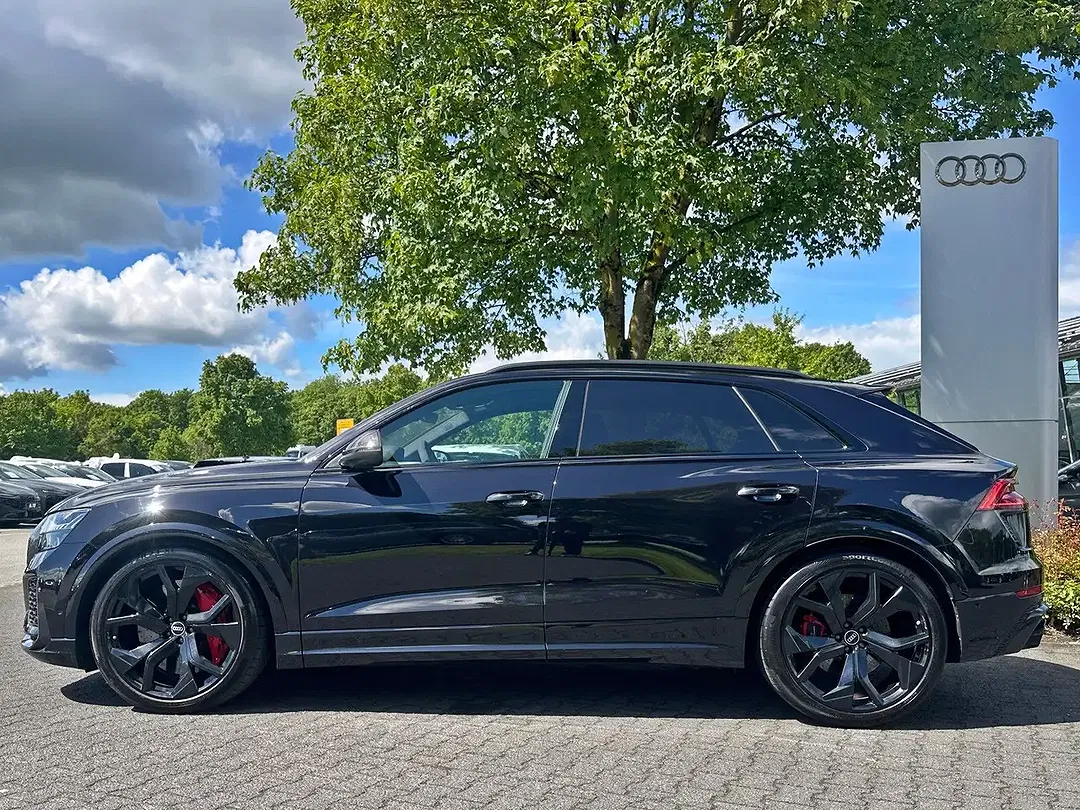 Audi RS Q8 - Thumbnail 4