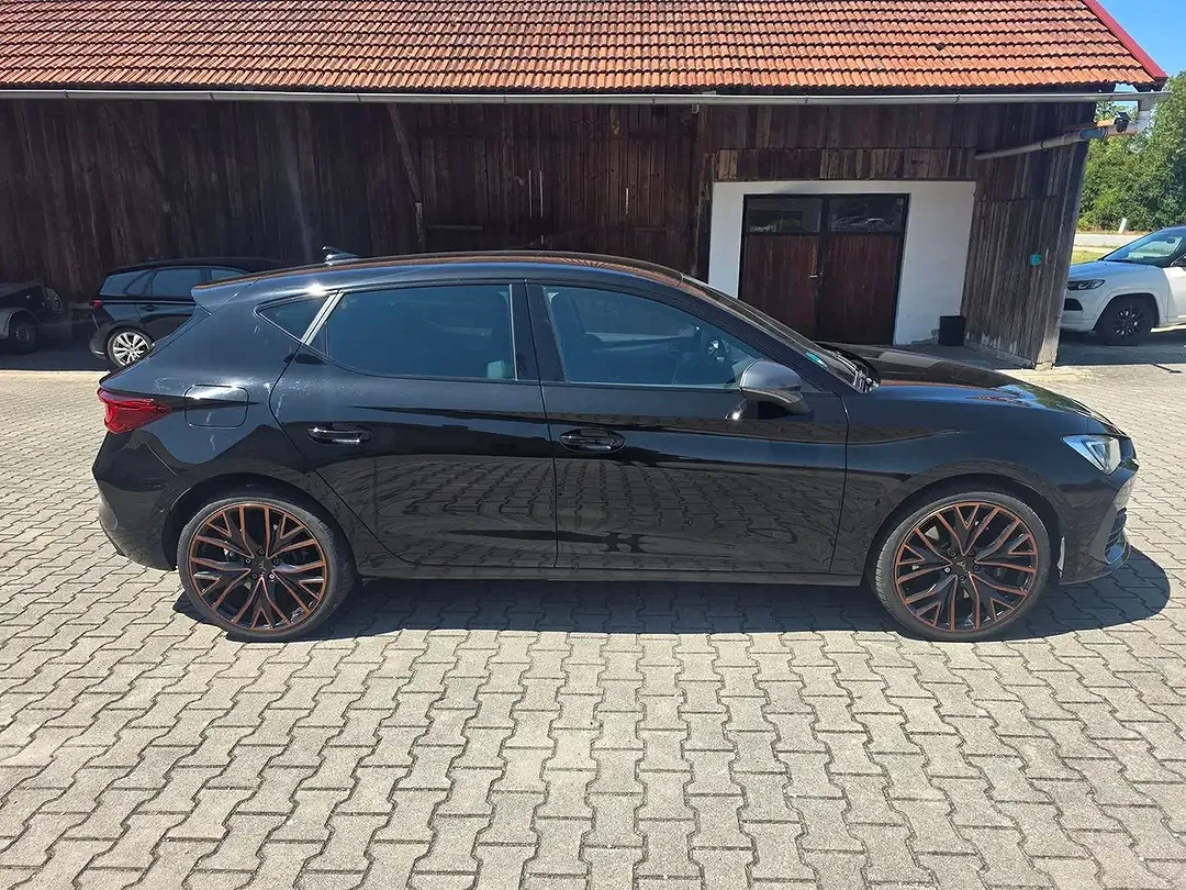 CUPRA Leon - Thumbnail 10