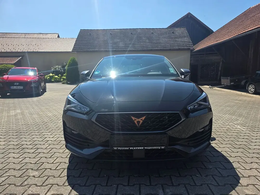 CUPRA Leon - Thumbnail 3