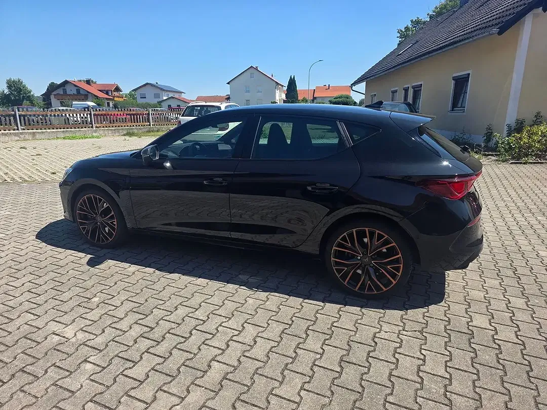 CUPRA Leon - Thumbnail 9