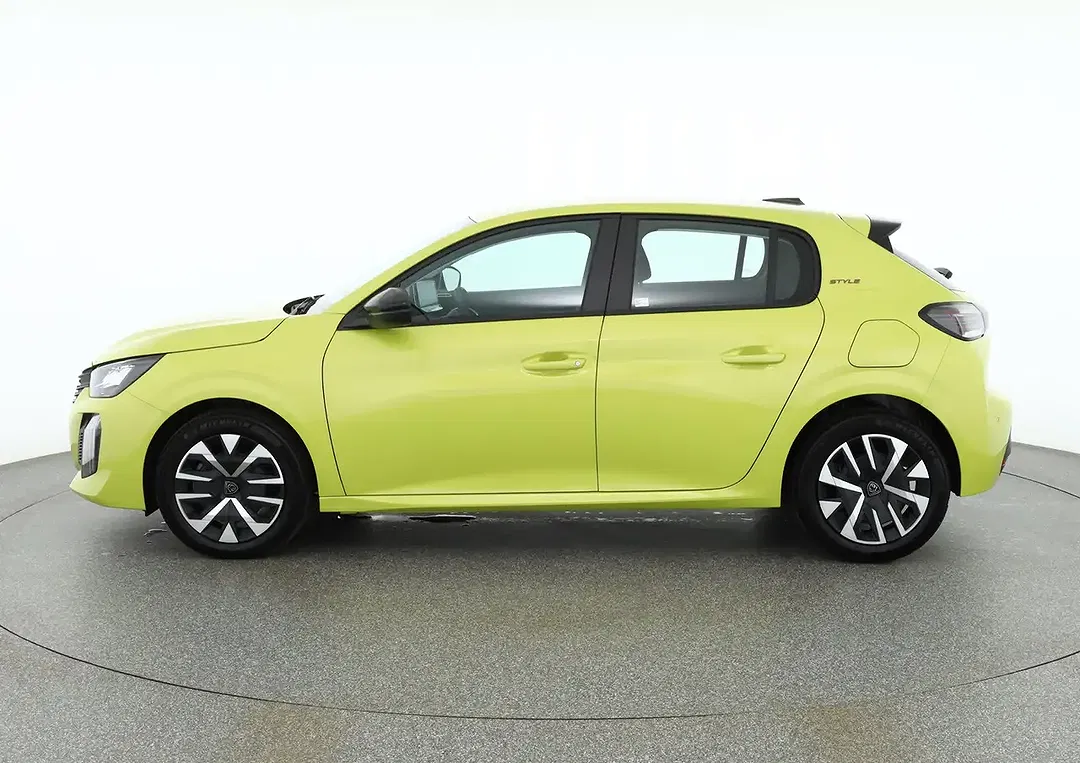 Peugeot 208 - Thumbnail 1