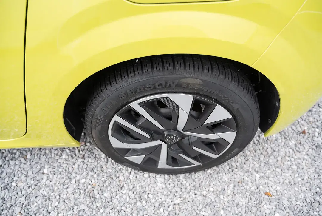 Peugeot 208 - Thumbnail 15
