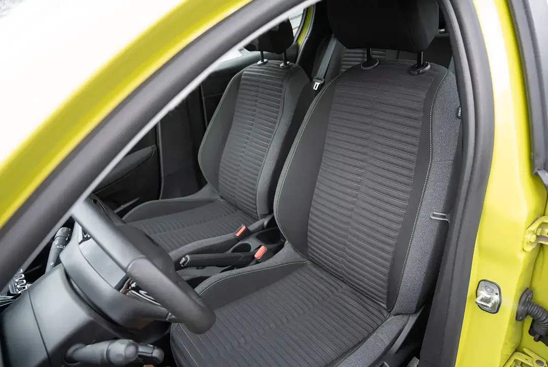 Peugeot 208 - Thumbnail 5