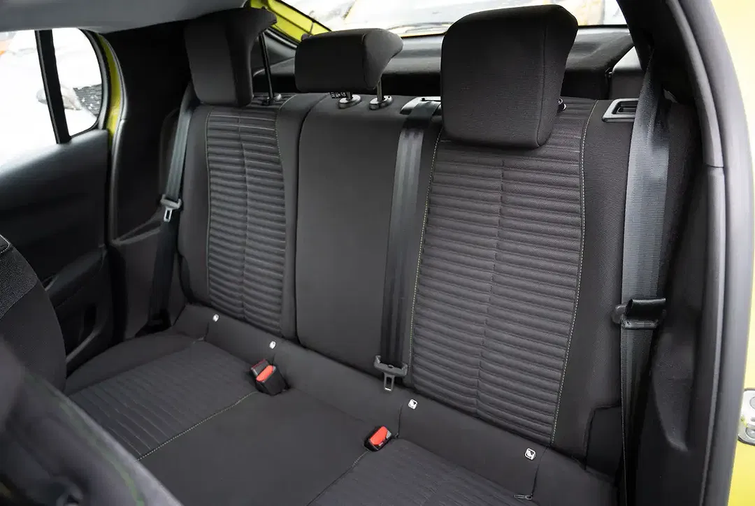 Peugeot 208 - Thumbnail 6