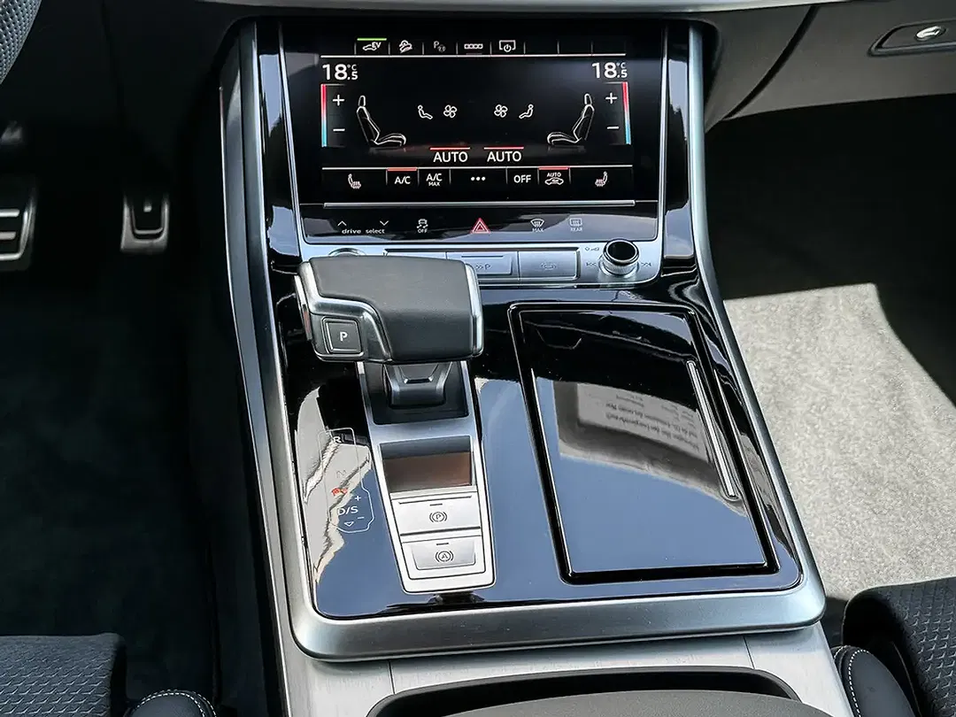 Audi Q8 - Thumbnail 12