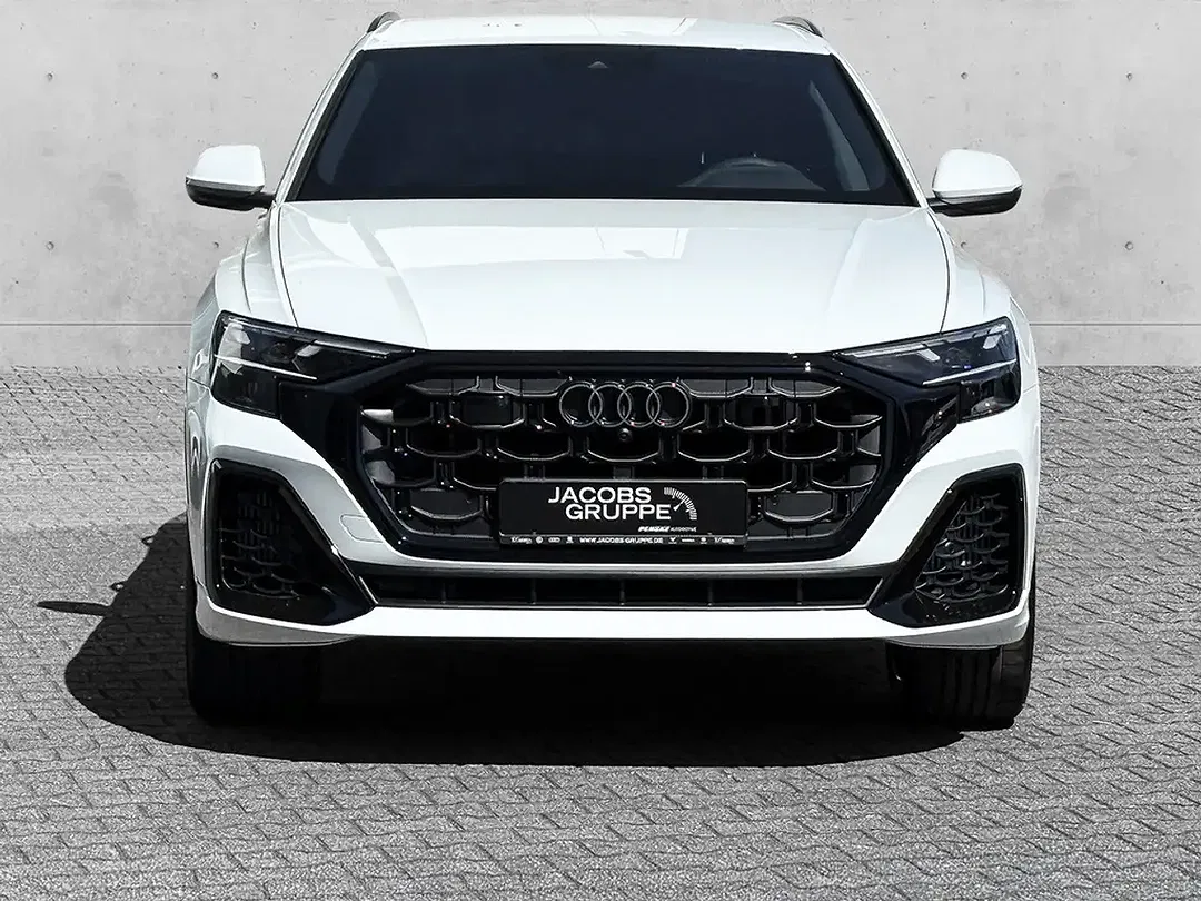 Audi Q8 - Thumbnail 3