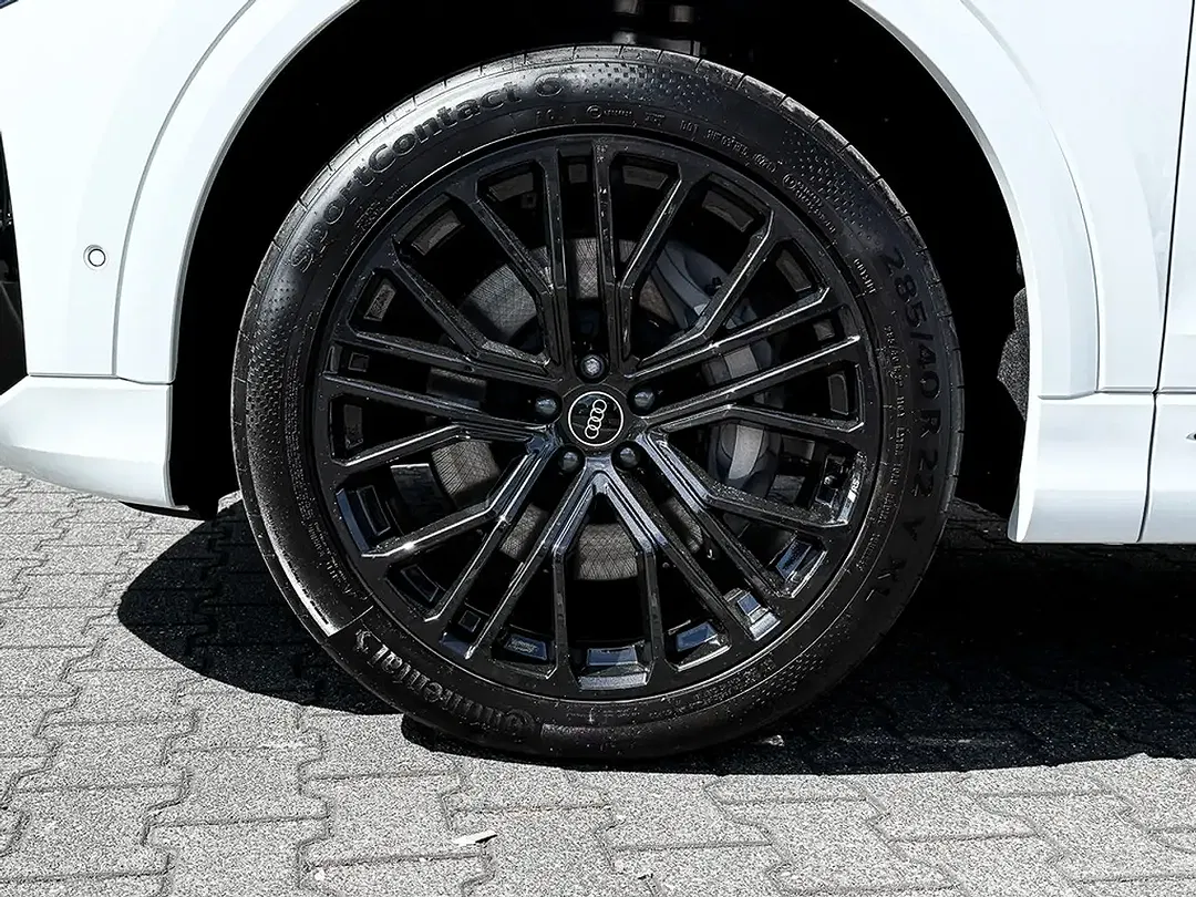Audi Q8 - Thumbnail 6
