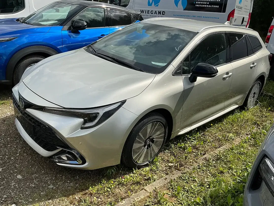 Toyota Corolla - Thumbnail 1