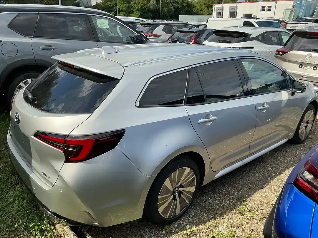 Toyota Corolla - Thumbnail 4
