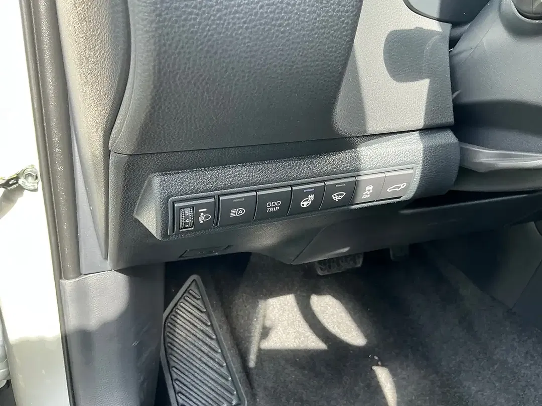Toyota Corolla - Thumbnail 8