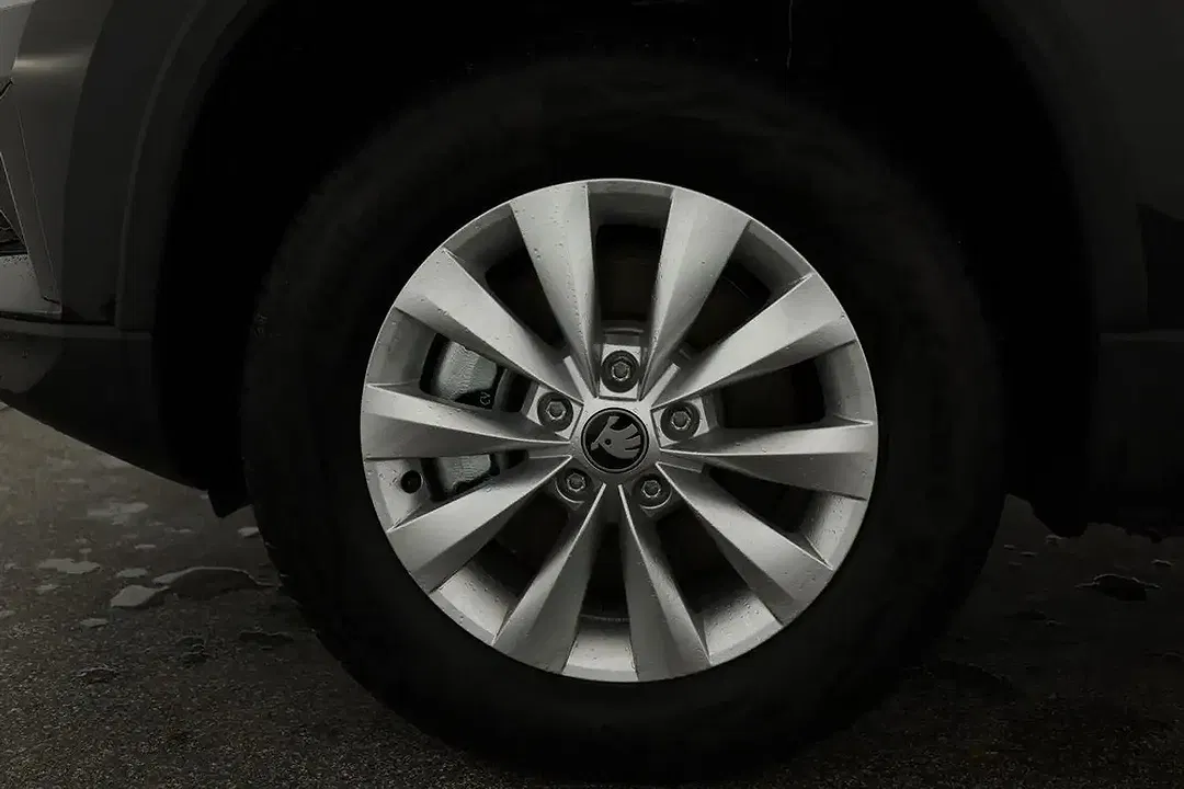 Skoda Karoq - Thumbnail 15