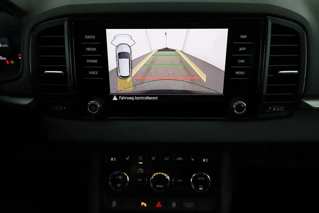 Skoda Karoq - Thumbnail 6