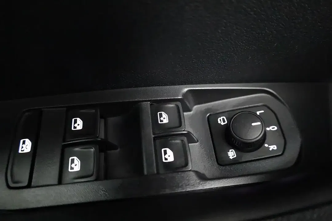 Skoda Karoq - Thumbnail 7