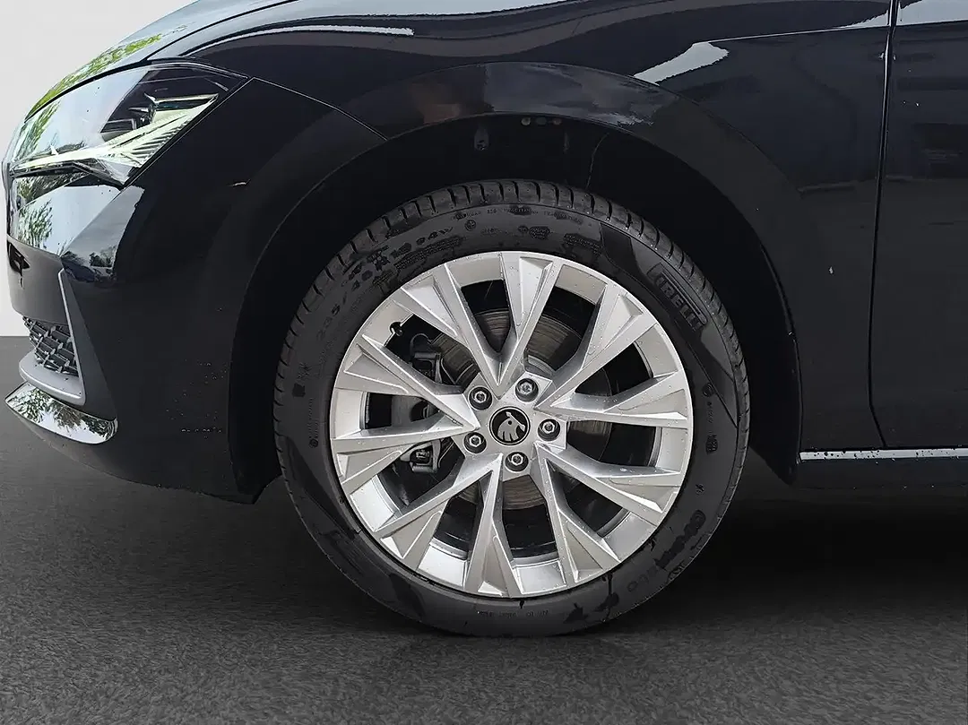 Skoda Superb - Thumbnail 12