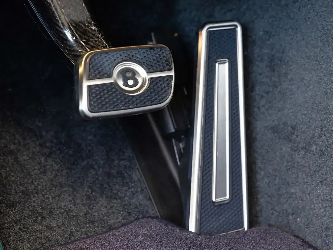 Bentley Flying Spur - Thumbnail 13