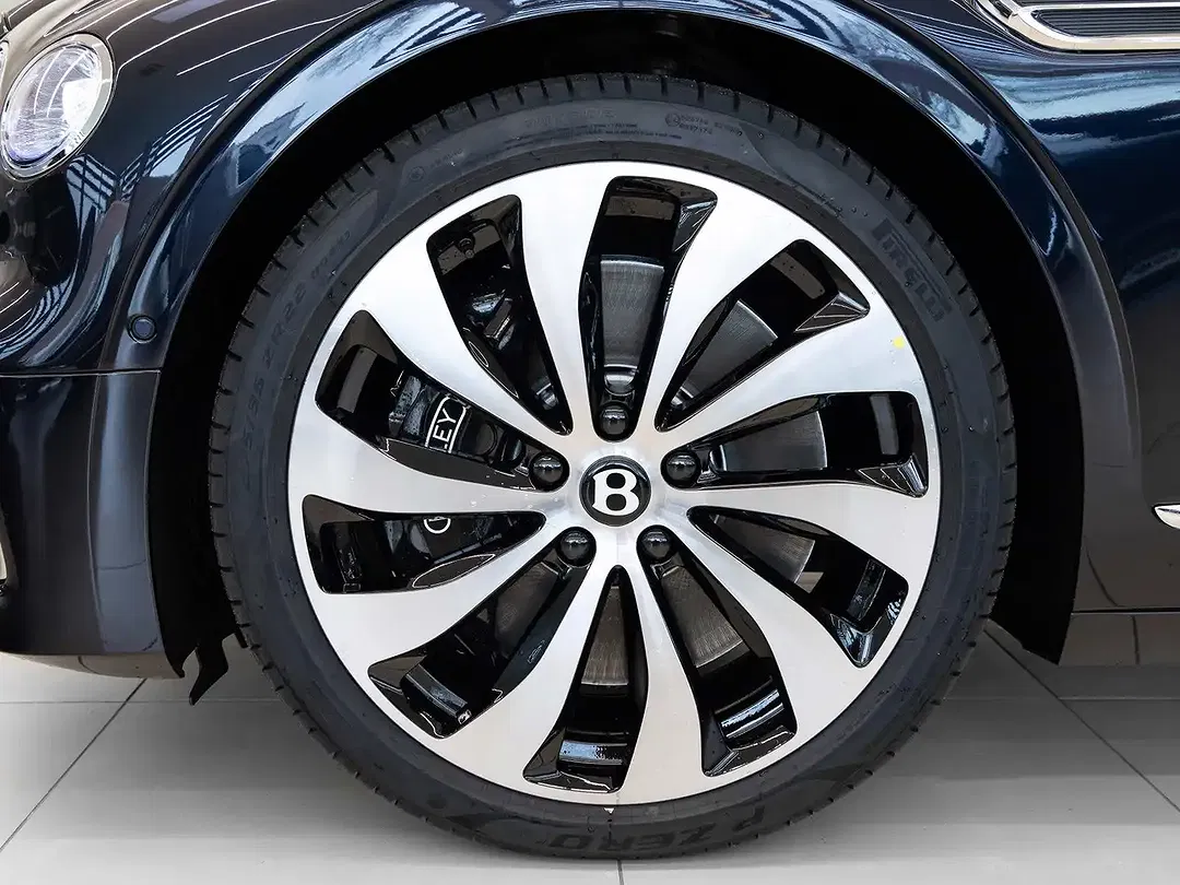 Bentley Flying Spur - Thumbnail 14