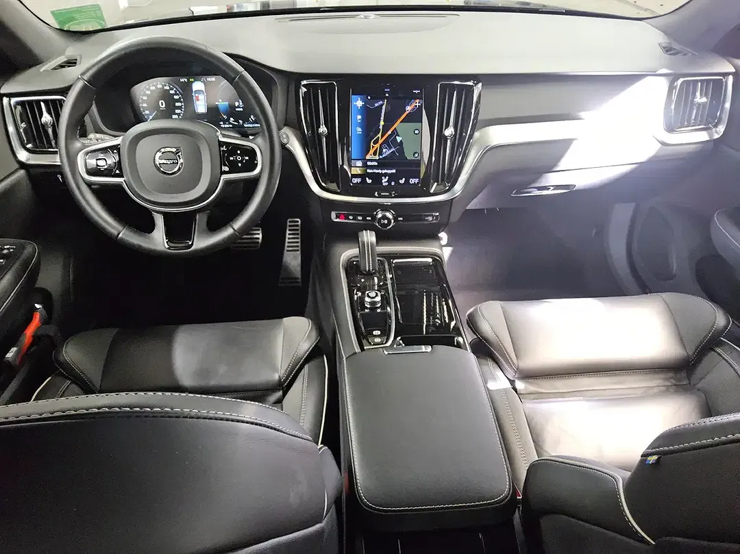 Volvo V60 - Thumbnail 5