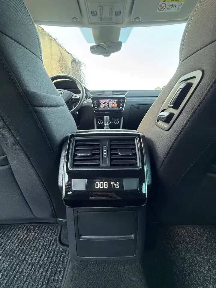 Skoda Superb - Thumbnail 13