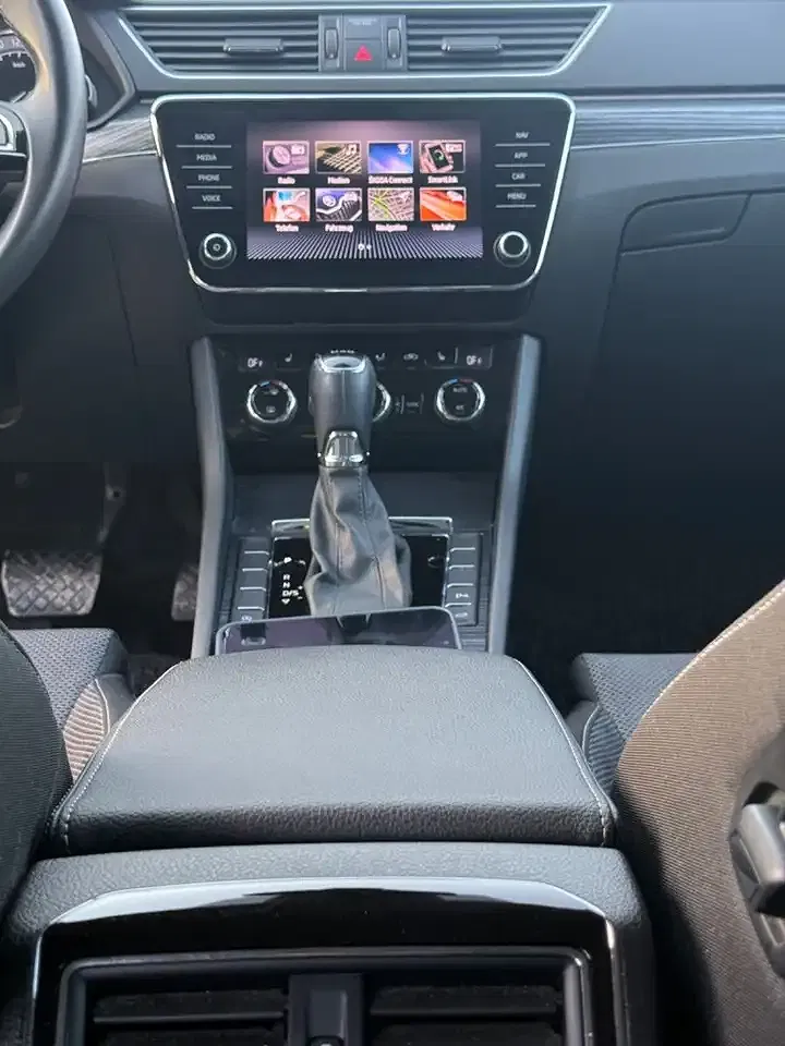 Skoda Superb - Thumbnail 14