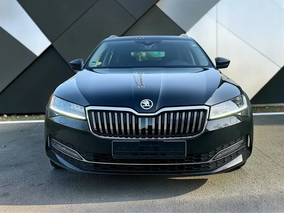 Skoda Superb - Thumbnail 2