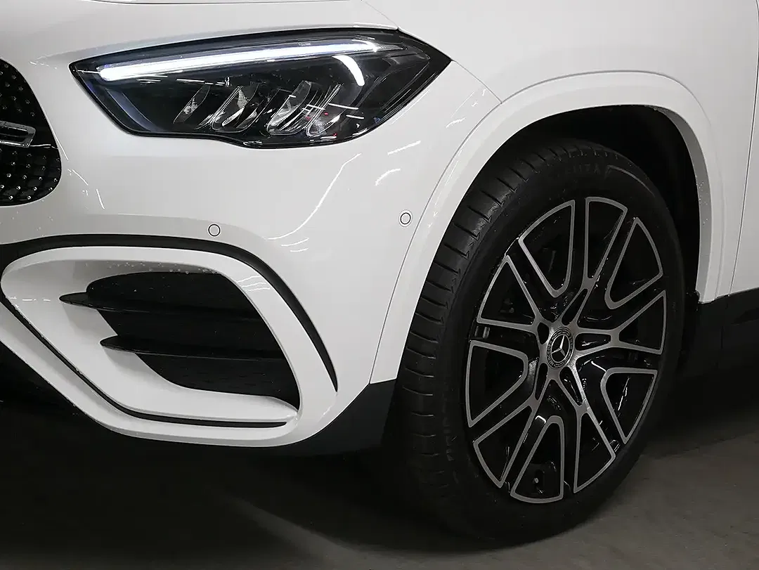 Mercedes-Benz GLA 200 - Thumbnail 4