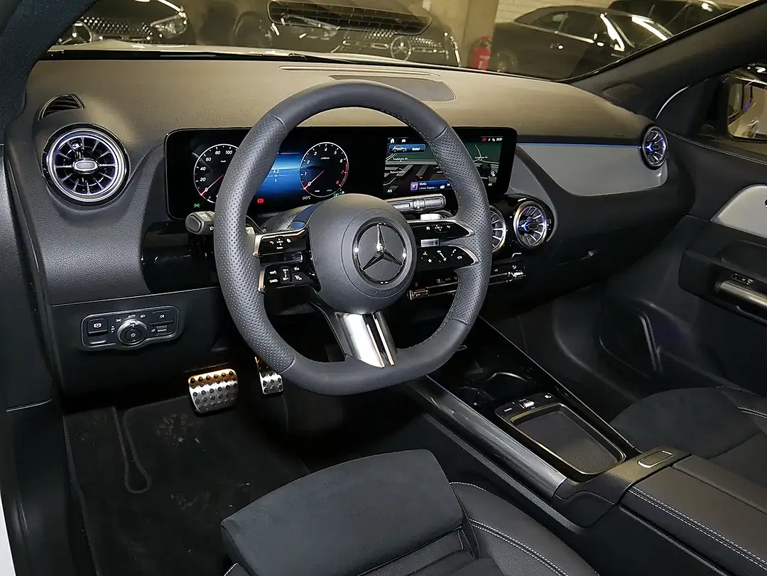 Mercedes-Benz GLA 200 - Thumbnail 9