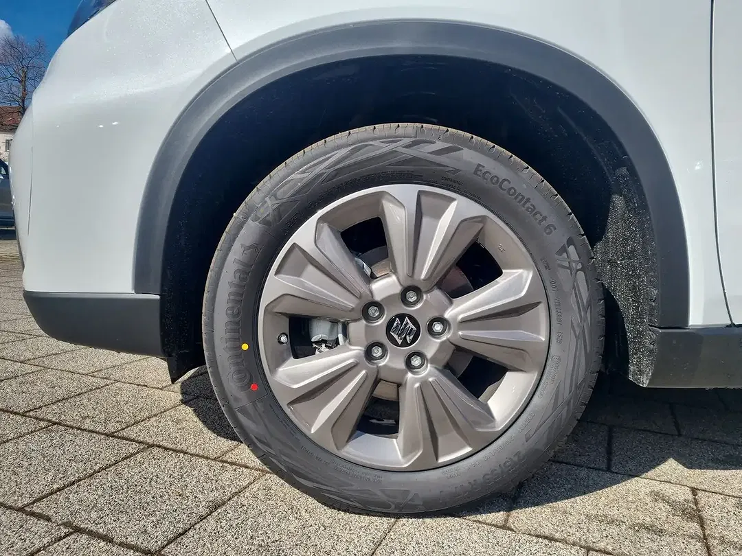 Suzuki Vitara - Thumbnail 10