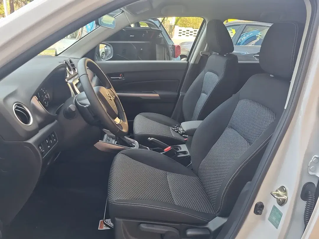Suzuki Vitara - Thumbnail 14
