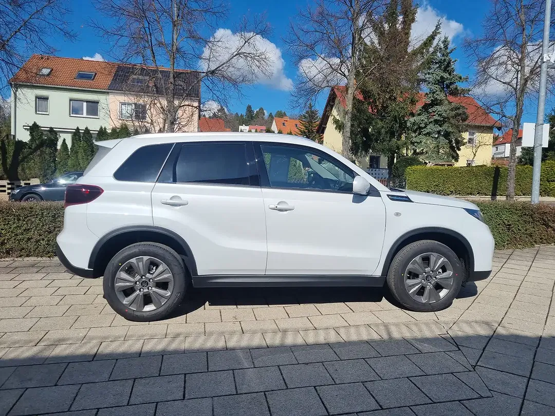 Suzuki Vitara - Thumbnail 5